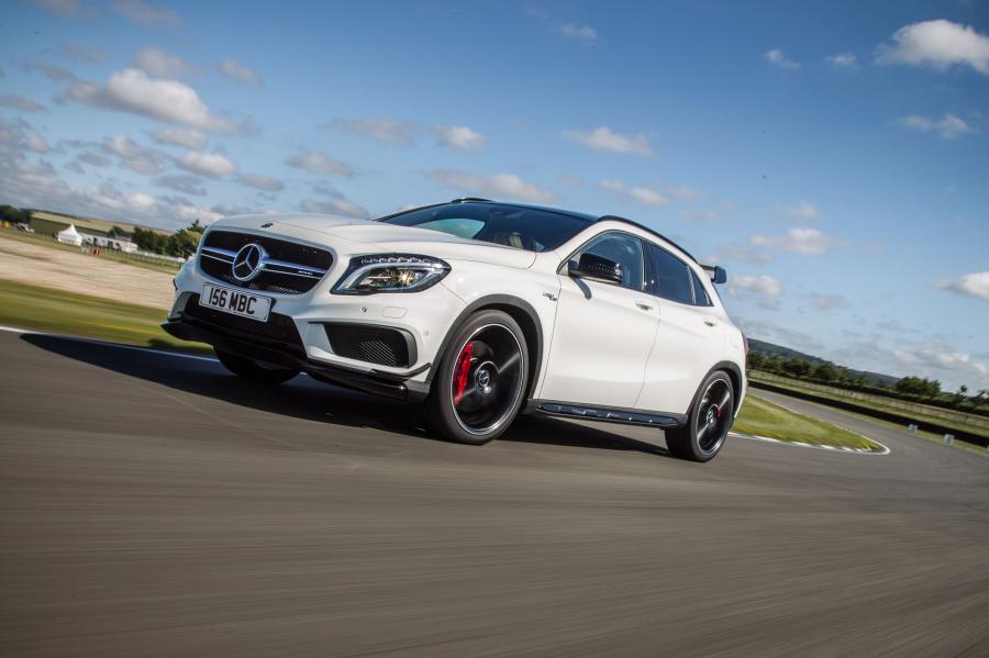  Mercedes-Benz GLA45 AMG 2014 года  (UK) (фото 12 из 23)